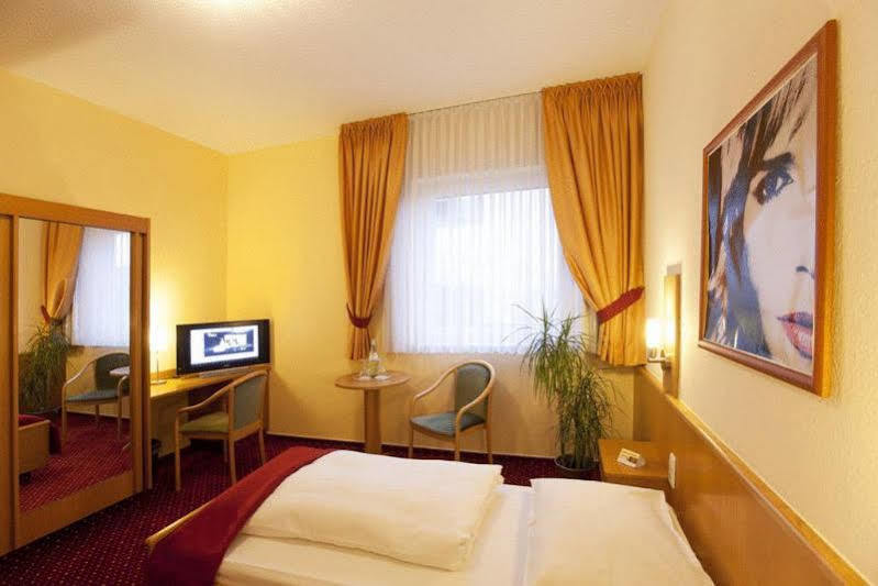 Arthotel Ambassador Wiesbaden - Free Parking Extérieur photo